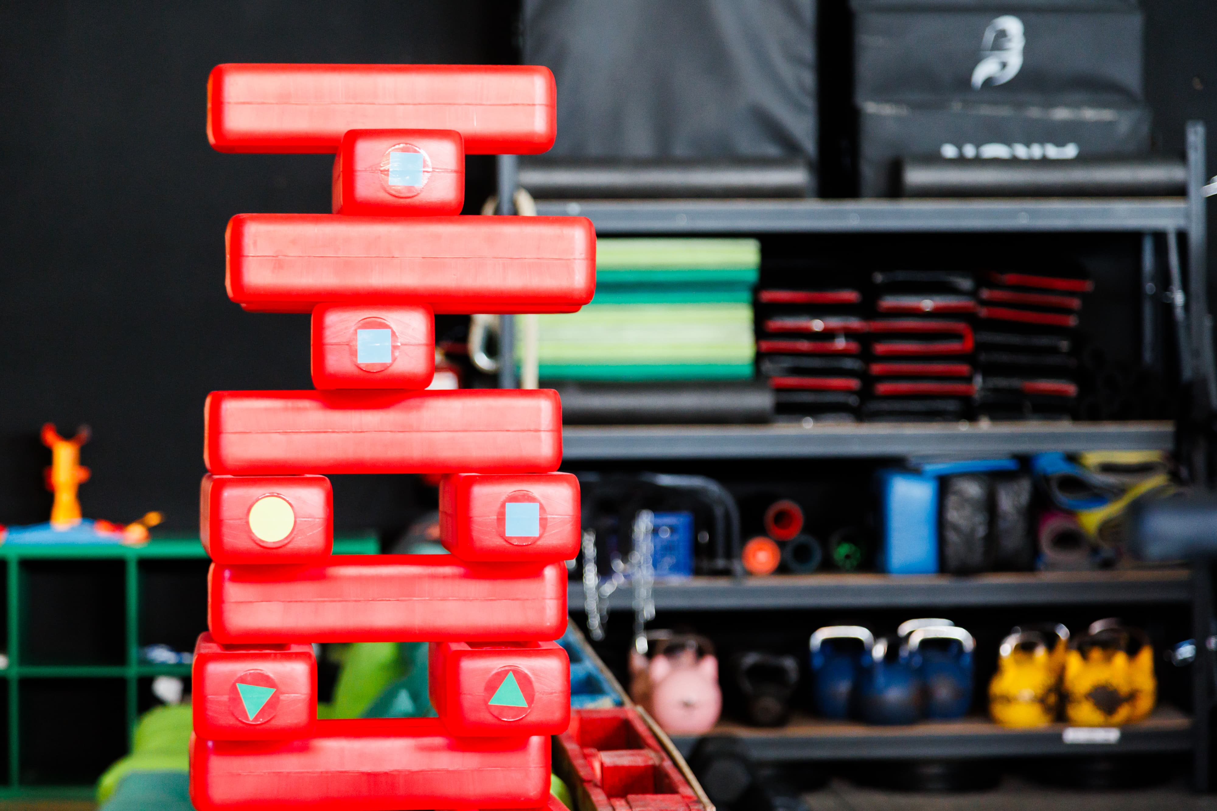 Zona de equipamiento en BlackCrown CrossFit Arganda