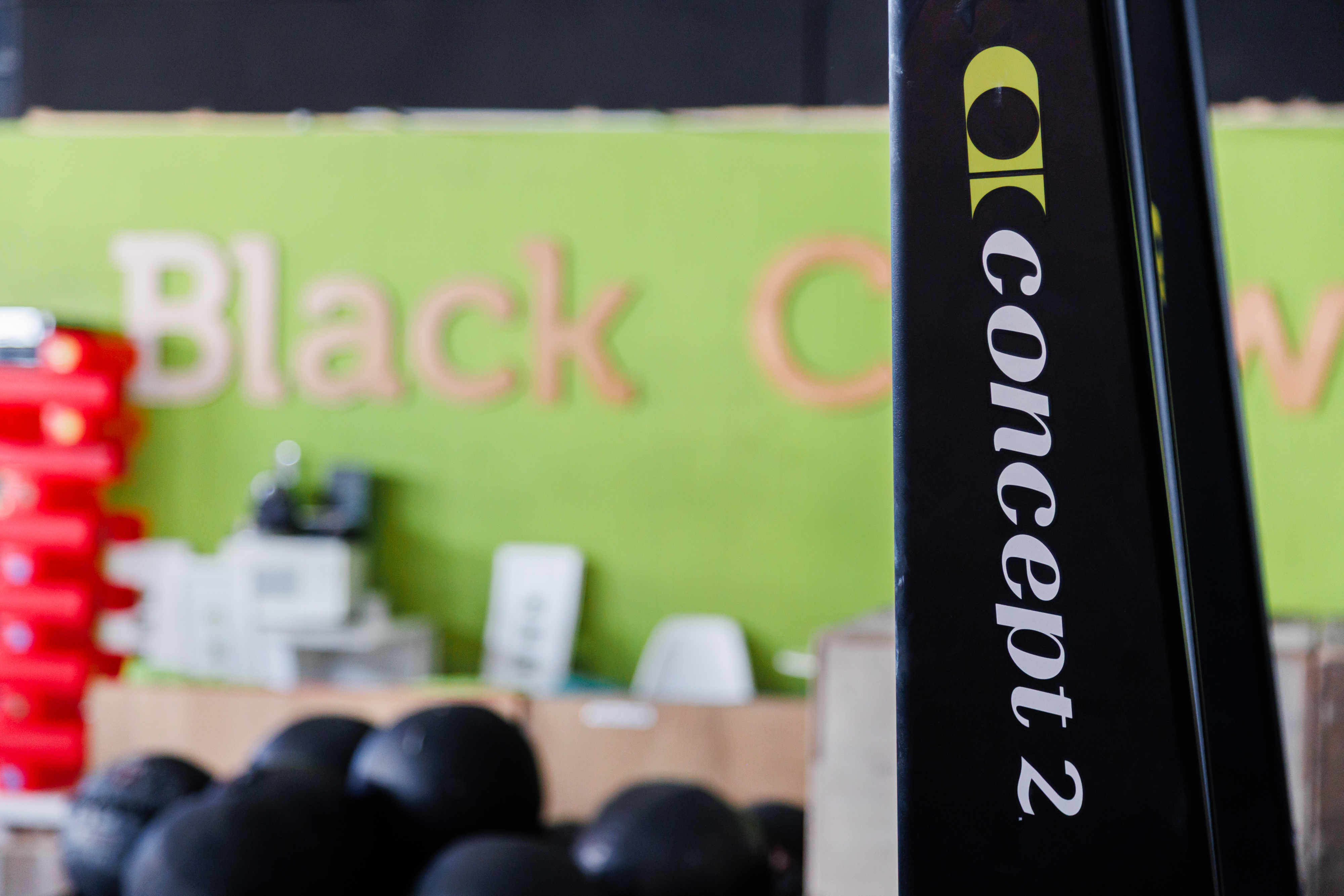 Zona de equipamiento en BlackCrown CrossFit Arganda